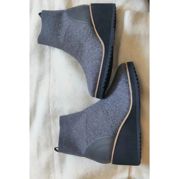 NEW Sofft Elaina Wedge Bootie Size 8M Pull On Fabric/Leather Upper in Gray - Picture 2 of 8